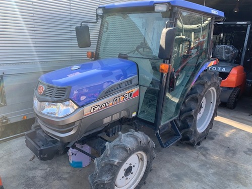 ISEKI AT30 With Cabin 4WD  Cabin, Backup, Quick turn, Self-leveling, Power steering